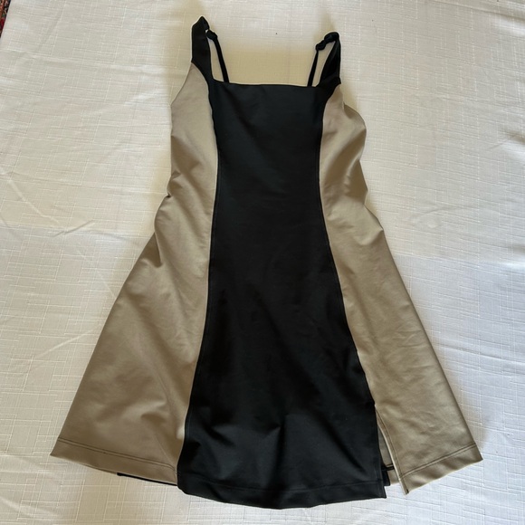 Abercrombie & Fitch Black/ Cream active Mini Dress Sleeveless - Picture 11 of 14